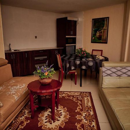 Barcelona Hotels, Abuja Mobushipe Екстер'єр фото