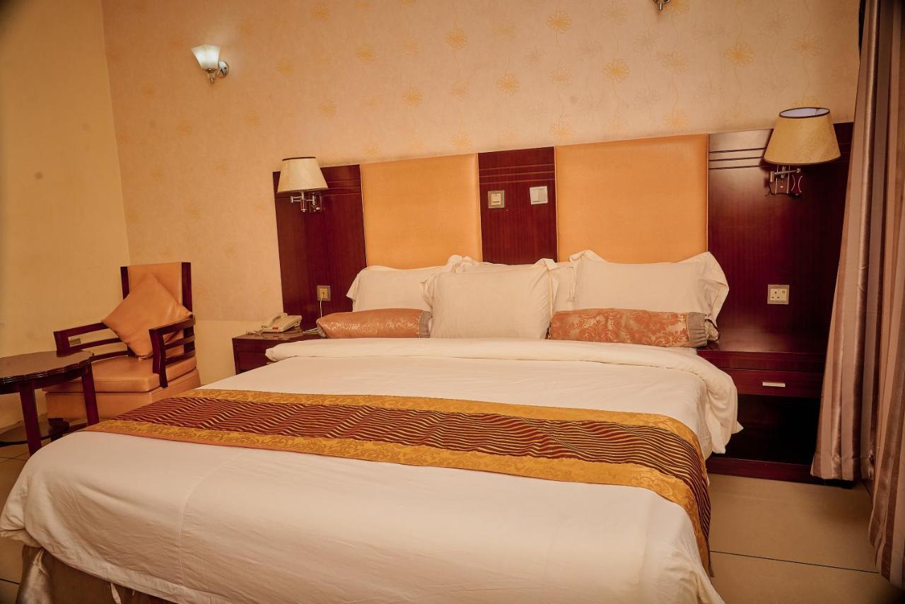 Barcelona Hotels, Abuja Mobushipe Екстер'єр фото
