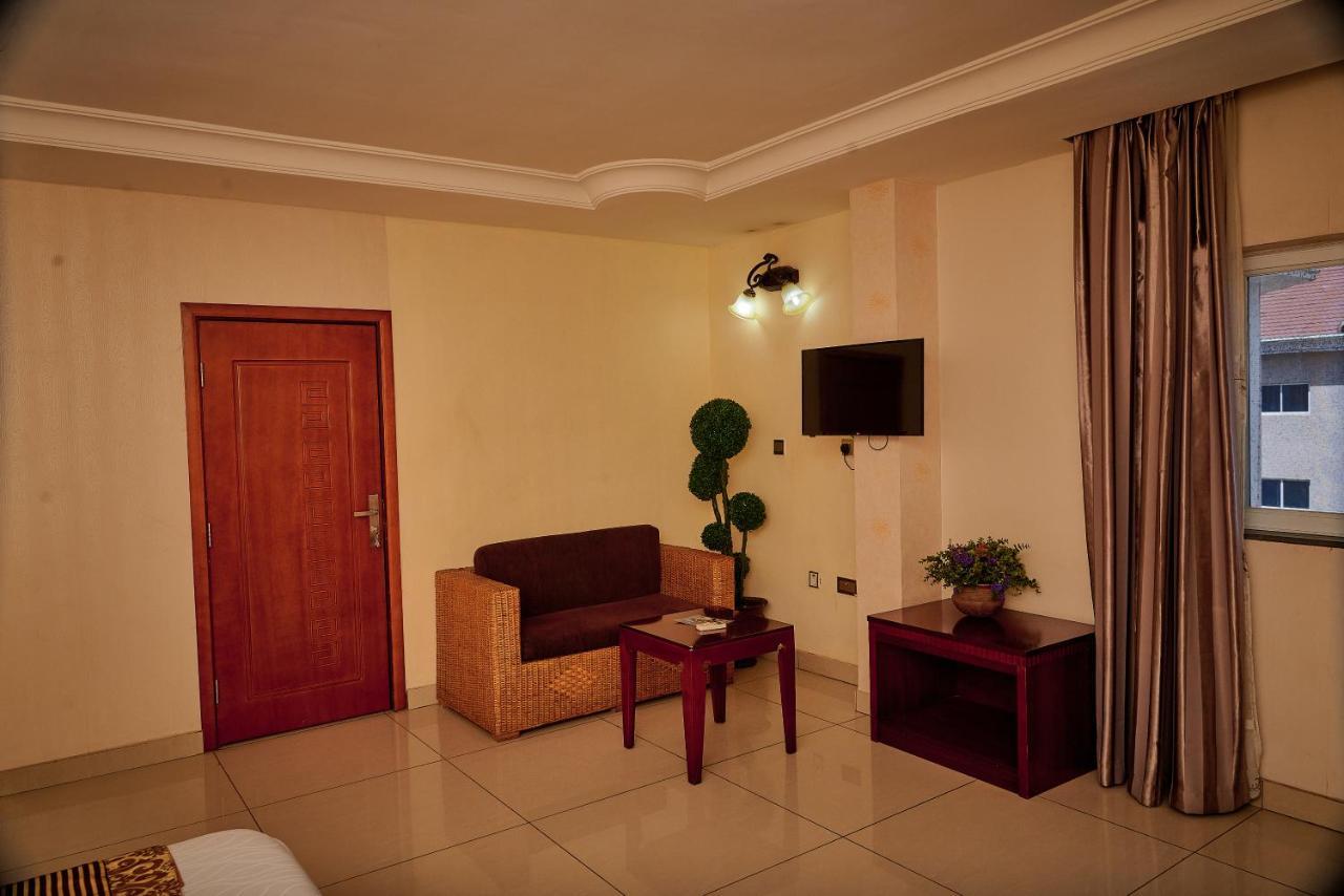 Barcelona Hotels, Abuja Mobushipe Екстер'єр фото