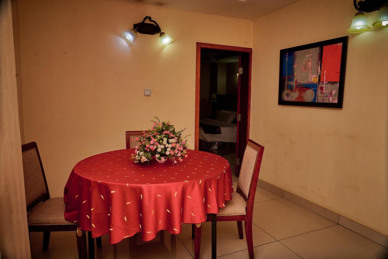 Barcelona Hotels, Abuja Mobushipe Екстер'єр фото