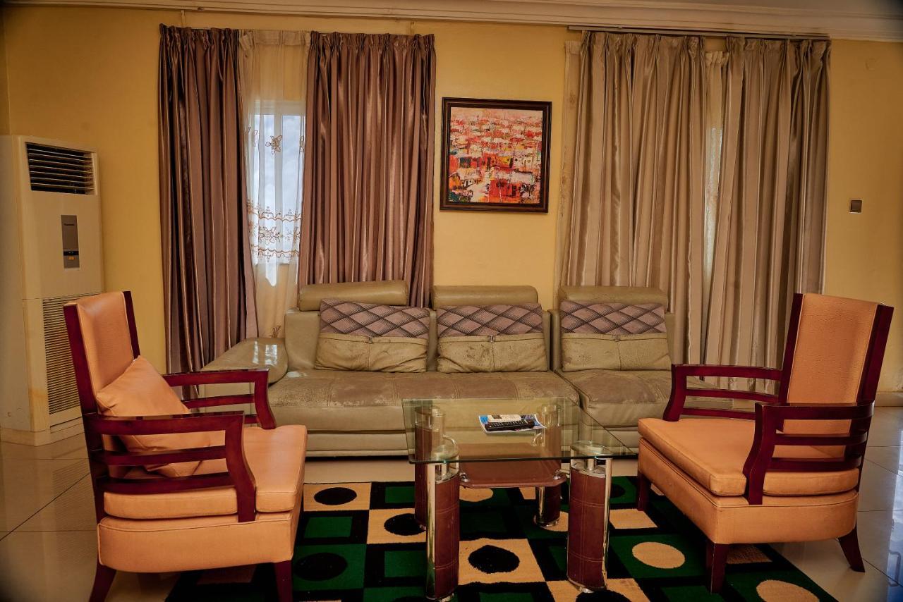 Barcelona Hotels, Abuja Mobushipe Екстер'єр фото