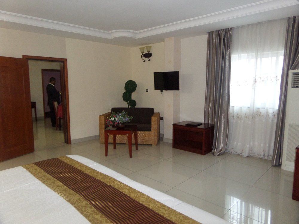 Barcelona Hotels, Abuja Mobushipe Екстер'єр фото