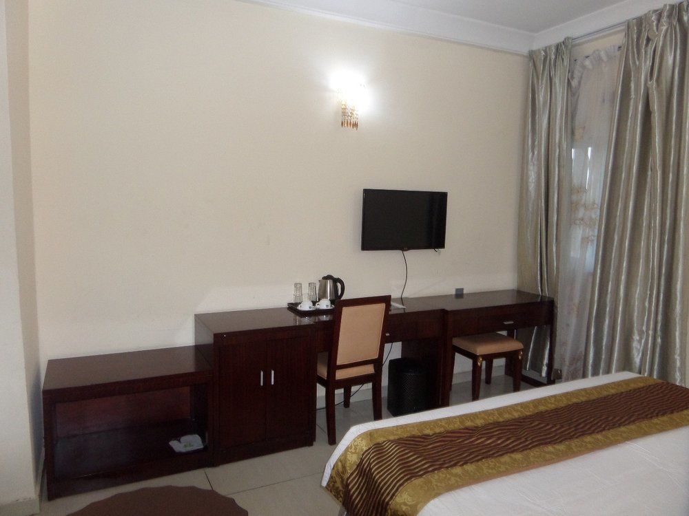 Barcelona Hotels, Abuja Mobushipe Екстер'єр фото