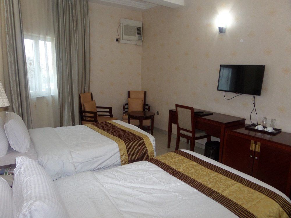 Barcelona Hotels, Abuja Mobushipe Екстер'єр фото